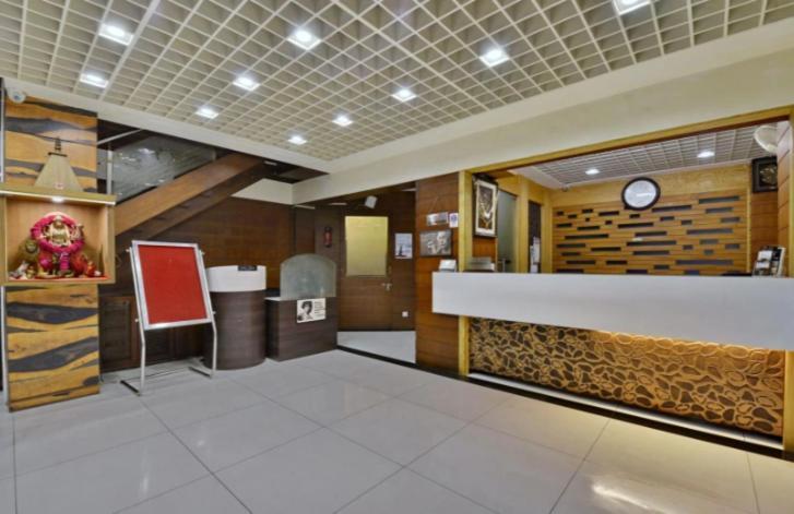 Hotel Puneet International Rāipur Exterior foto