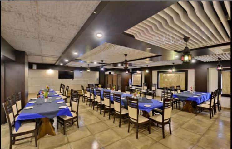 Hotel Puneet International Rāipur Exterior foto