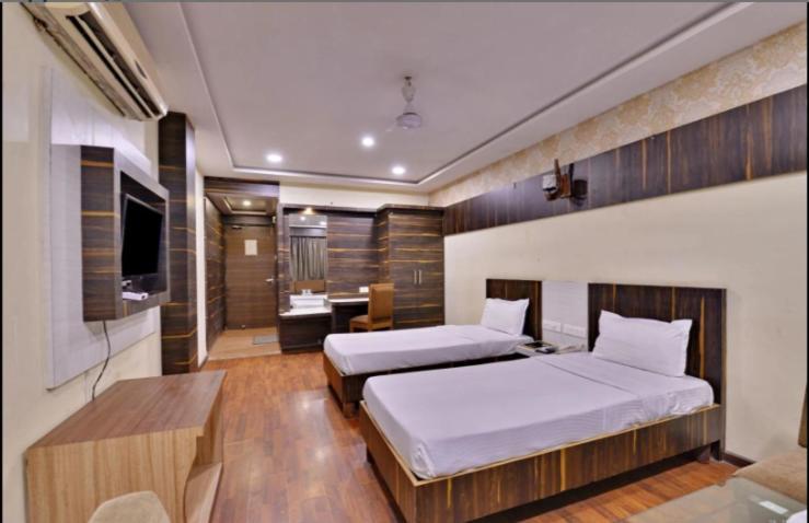 Hotel Puneet International Rāipur Exterior foto